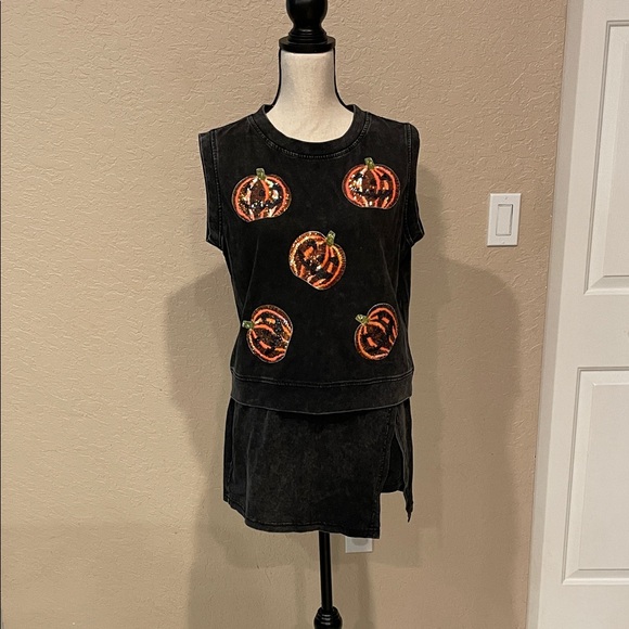 Other - Black Sleeveless Dress with Pumpkin Design